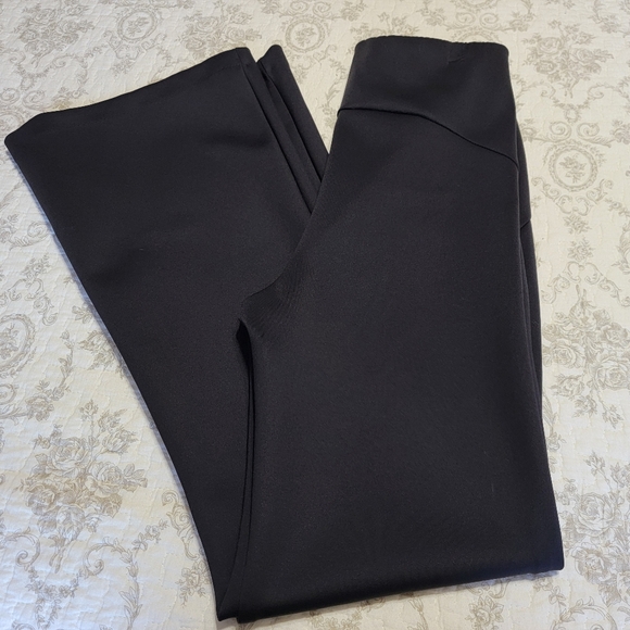 Maurices Flare Leg Pull On Dress Pants Size Medium Short - Picture 2 of 12